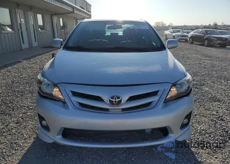 2013 Toyota Corolla S z USA, uszkodzony, nr VIN 2T1BU4EE2DC038415